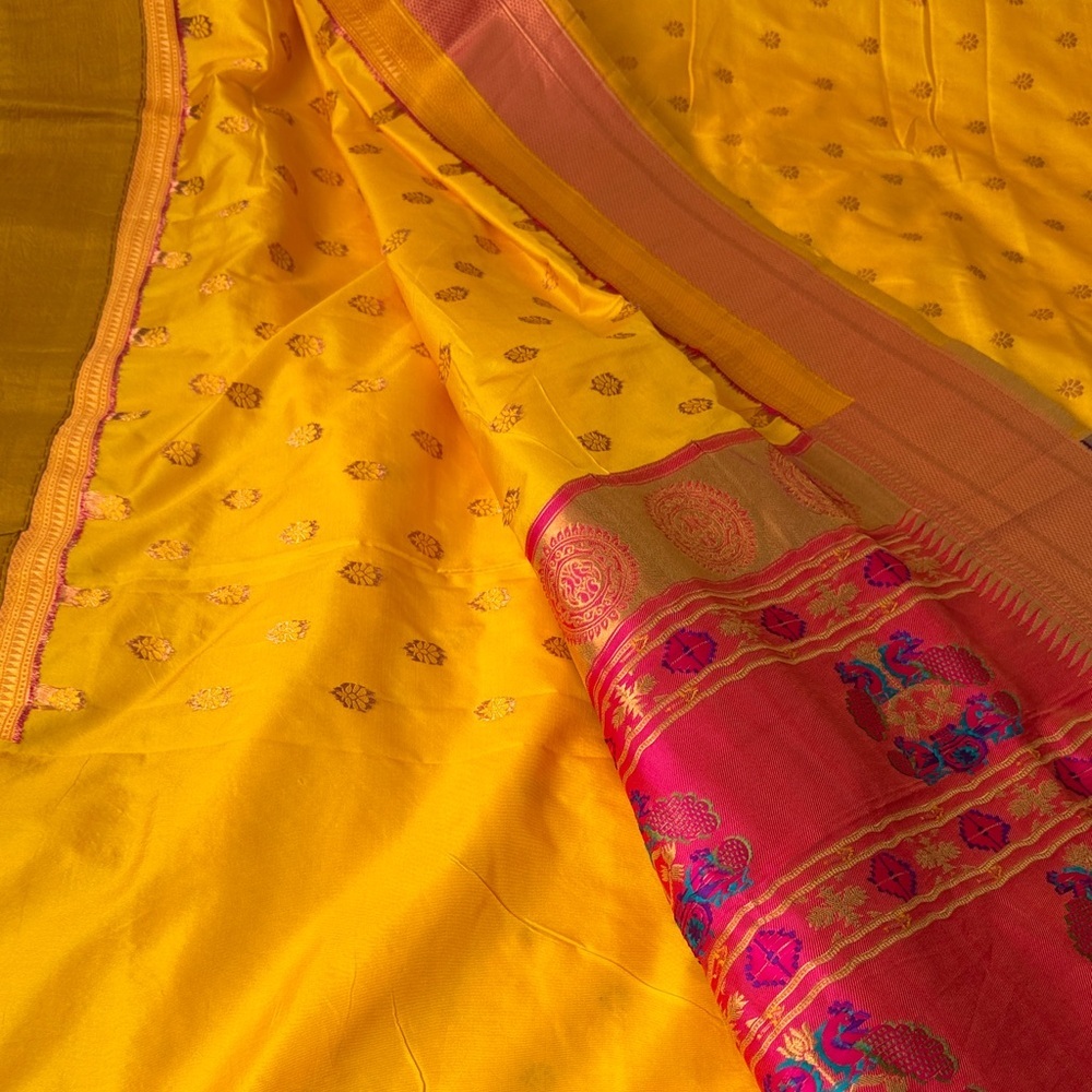 9 yards Vibrant Yellow and Red Embroidered Yeola Paithani Nauvvari sari - Picture 9 of 16